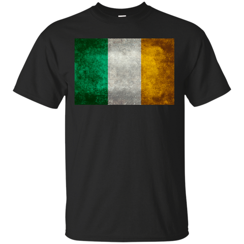 flag of ireland in vintage retro style T-Shirt